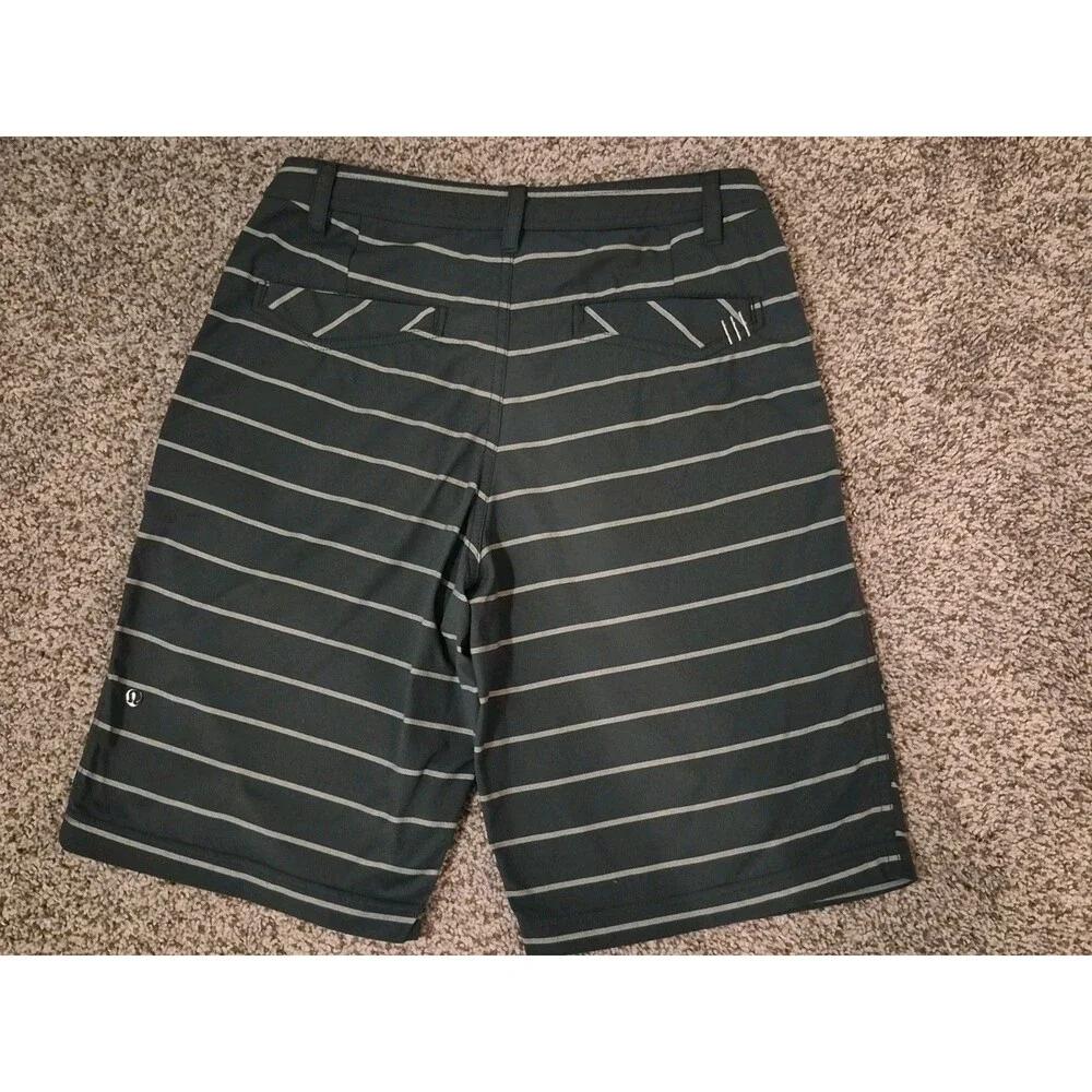 Lululemon Athletica Mens Kahuna 2.0 Shorts Green 30 Green Striped Golf